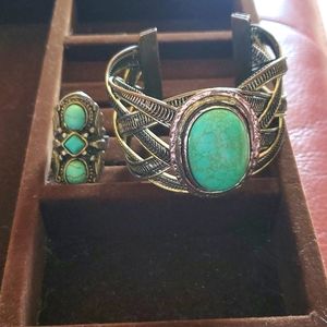 Costume jewelry turquoise and silver arm band and adjustable ring